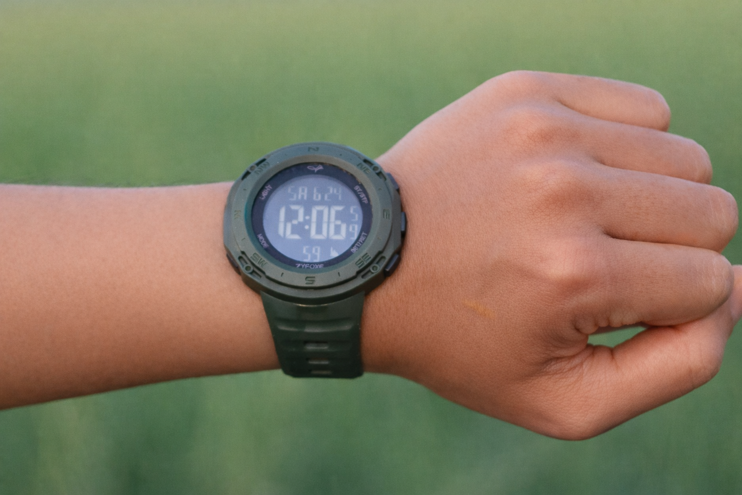 Zyfoxe Rugged Digital Sports Watch Dark Green – Waterproof, Shock-Resistant Outdoor Adventure Wristwatch